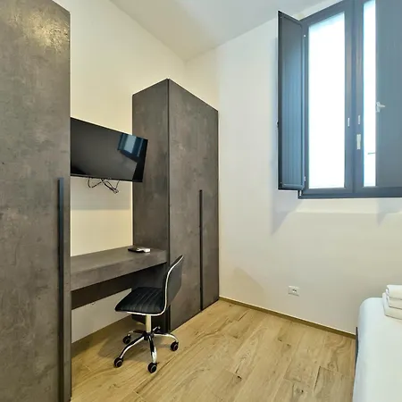 Homeby - Carracci Loft Apartmán