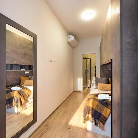 Homeby - Carracci Loft *