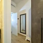 Homeby - Carracci Loft Apartman